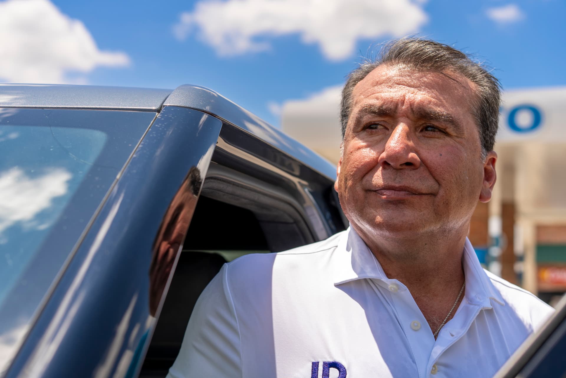 JD Gonzalez campaigning across Laredo